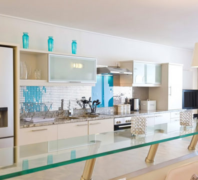 Kitchen Breakfast Bar
